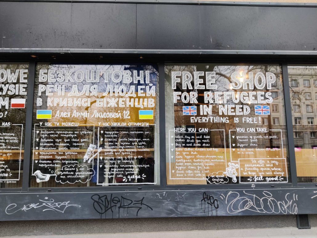 Photo of a shop giving things for free to Ukrainian refugees in Warsaw